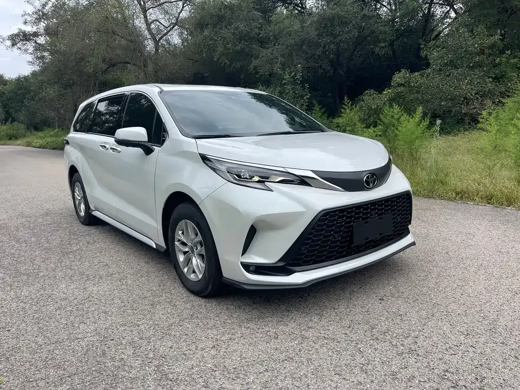 Toyota Granvia — фото 4