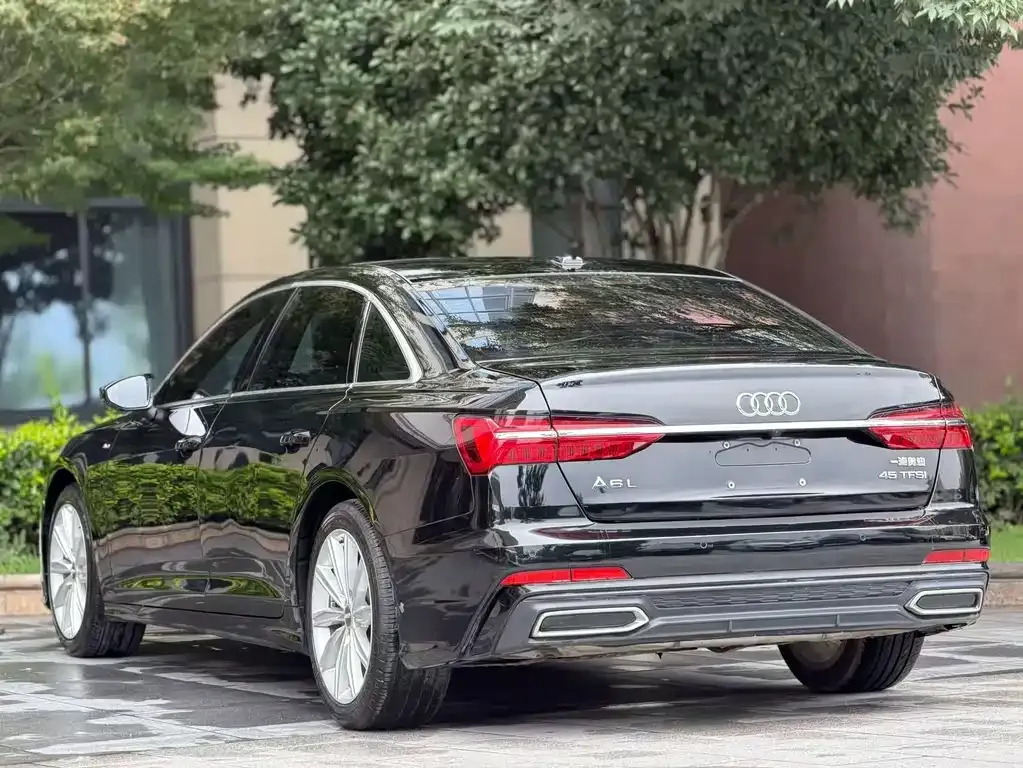 Audi A6L — фото 9