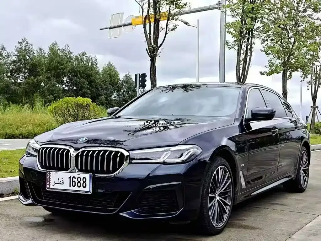BMW 5 Series — фото 1