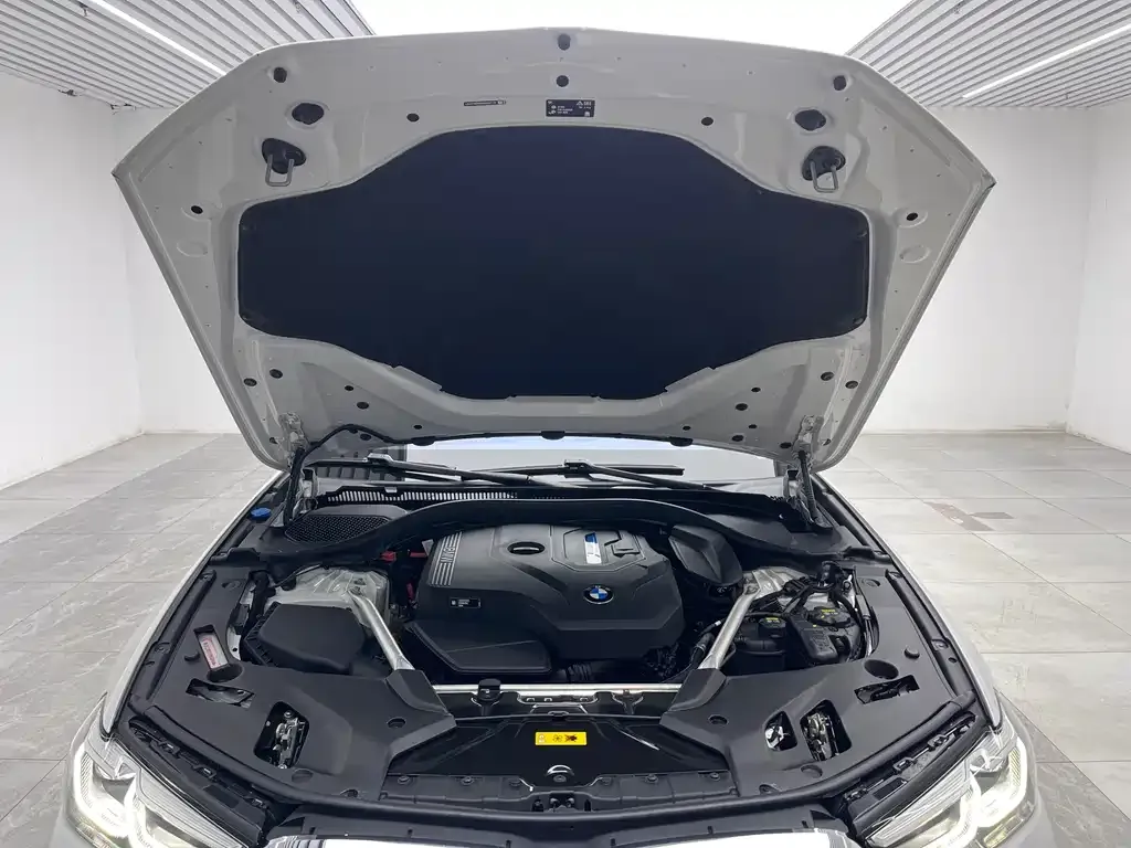 BMW 5 Series New Energy — фото 10