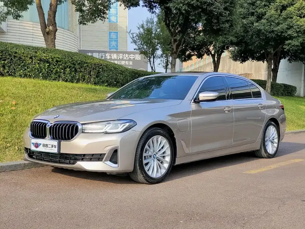BMW 5 Series New Energy — фото 1