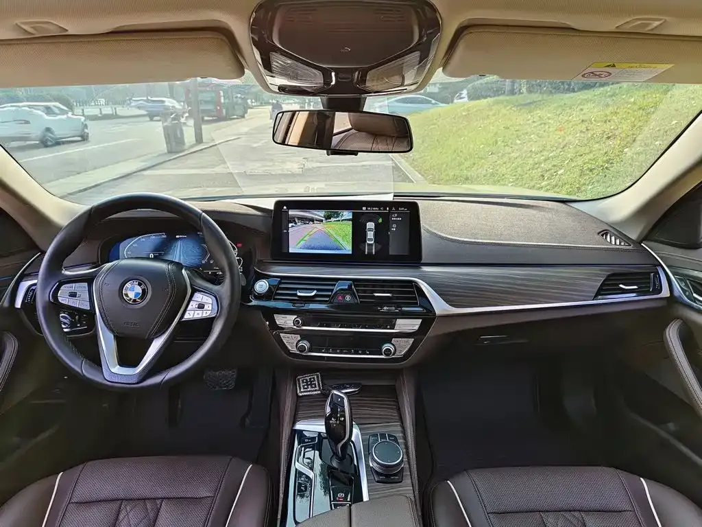 BMW 5 Series New Energy — фото 3