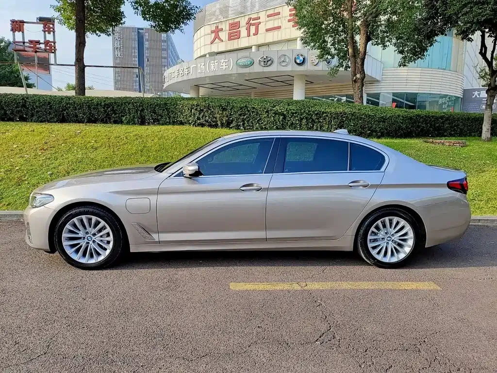 BMW 5 Series New Energy — фото 10