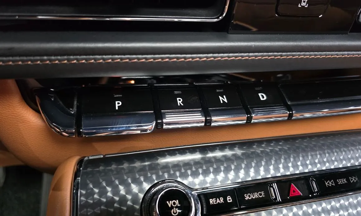 Lincoln Aviator — фото 10