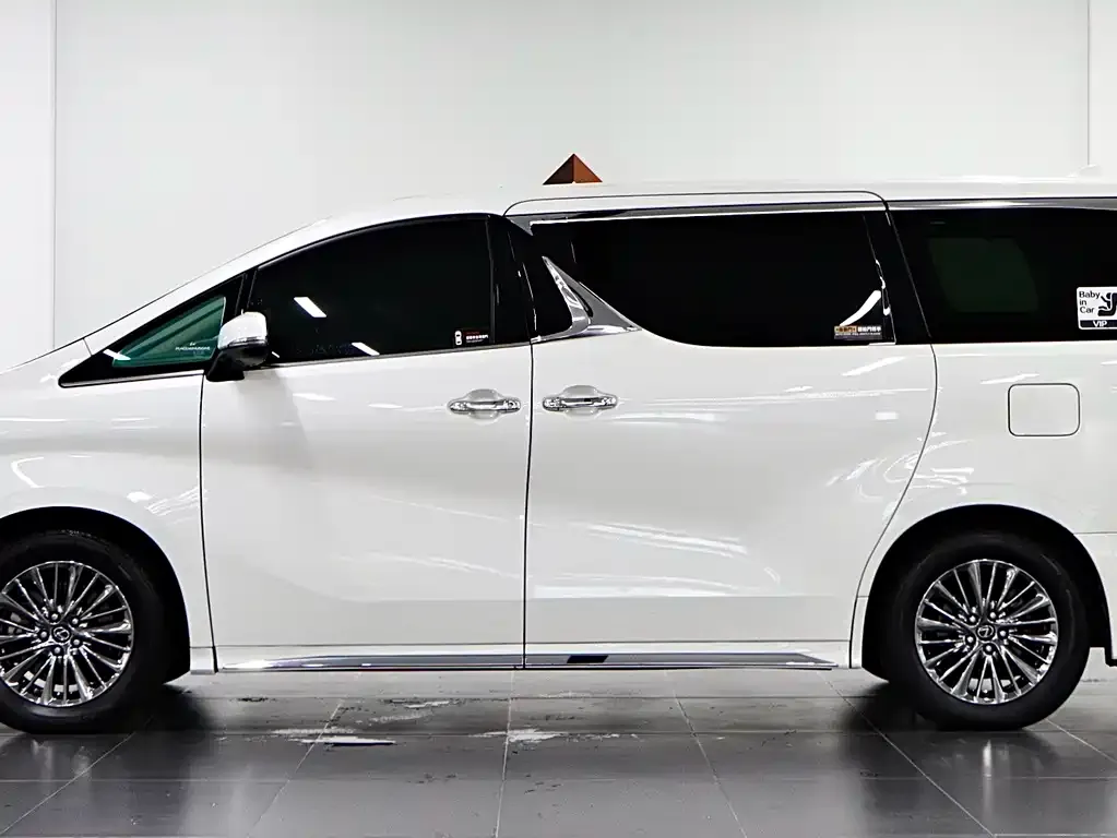 Toyota Vellfire — фото 5