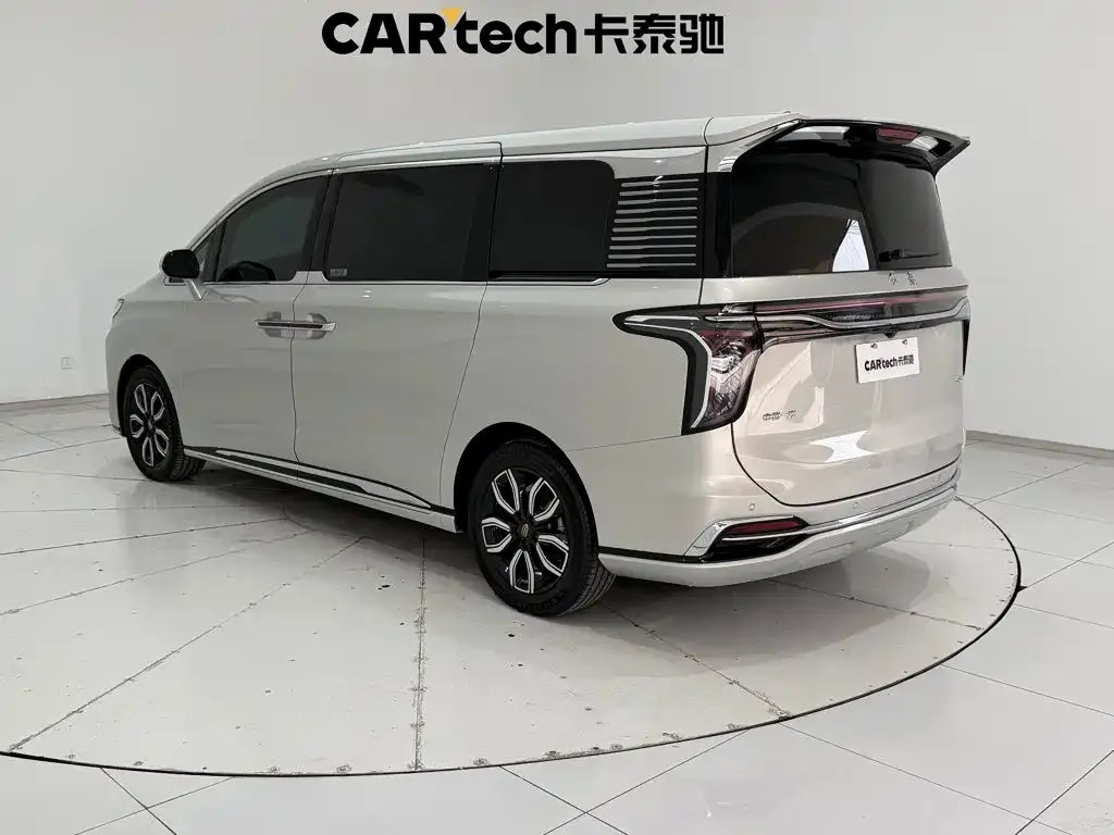 Hongqi HQ9 — фото 2