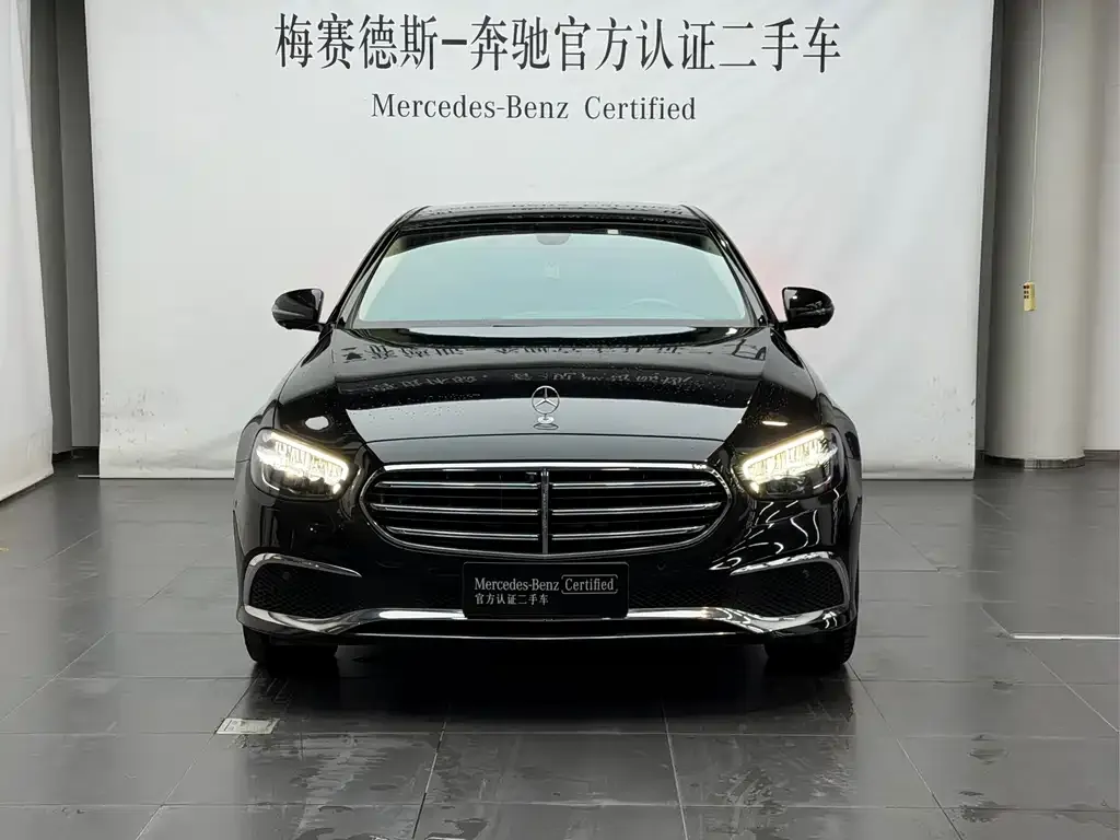 Mercedes-Benz E-Class — фото 2