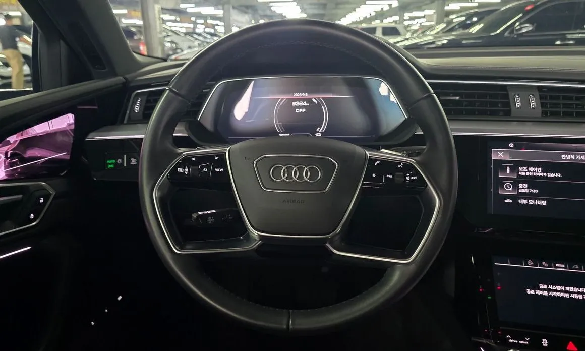 Audi e-tron — фото 7