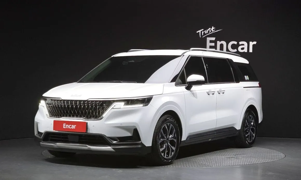 Kia Carnival — фото 1