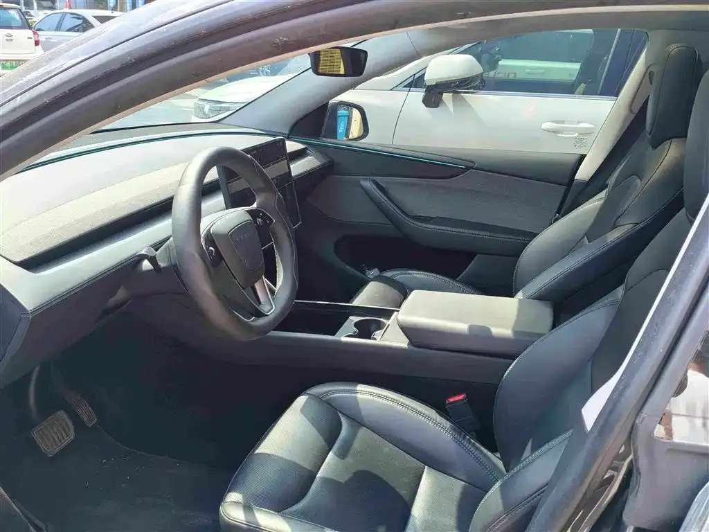 Tesla Model Y — фото 6