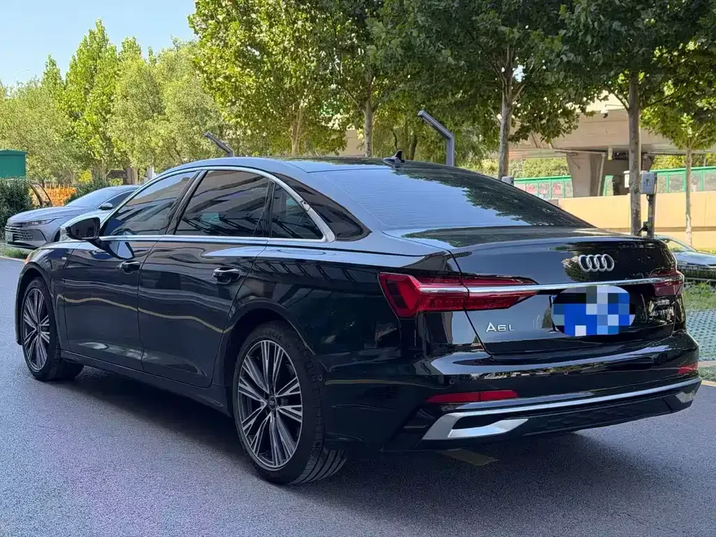 Audi A6L — фото 7