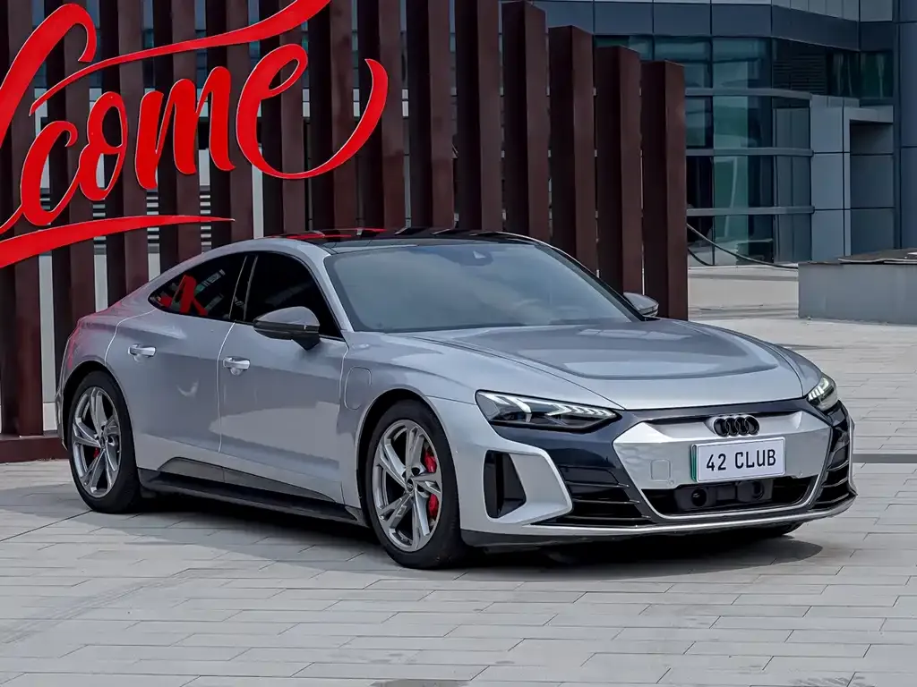 Audi e-tron GT — фото 7