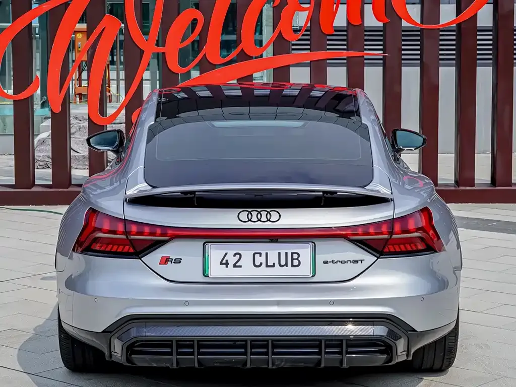 Audi e-tron GT — фото 5