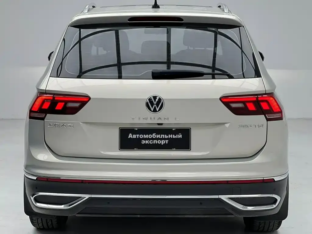 Volkswagen Tiguan L — фото 10