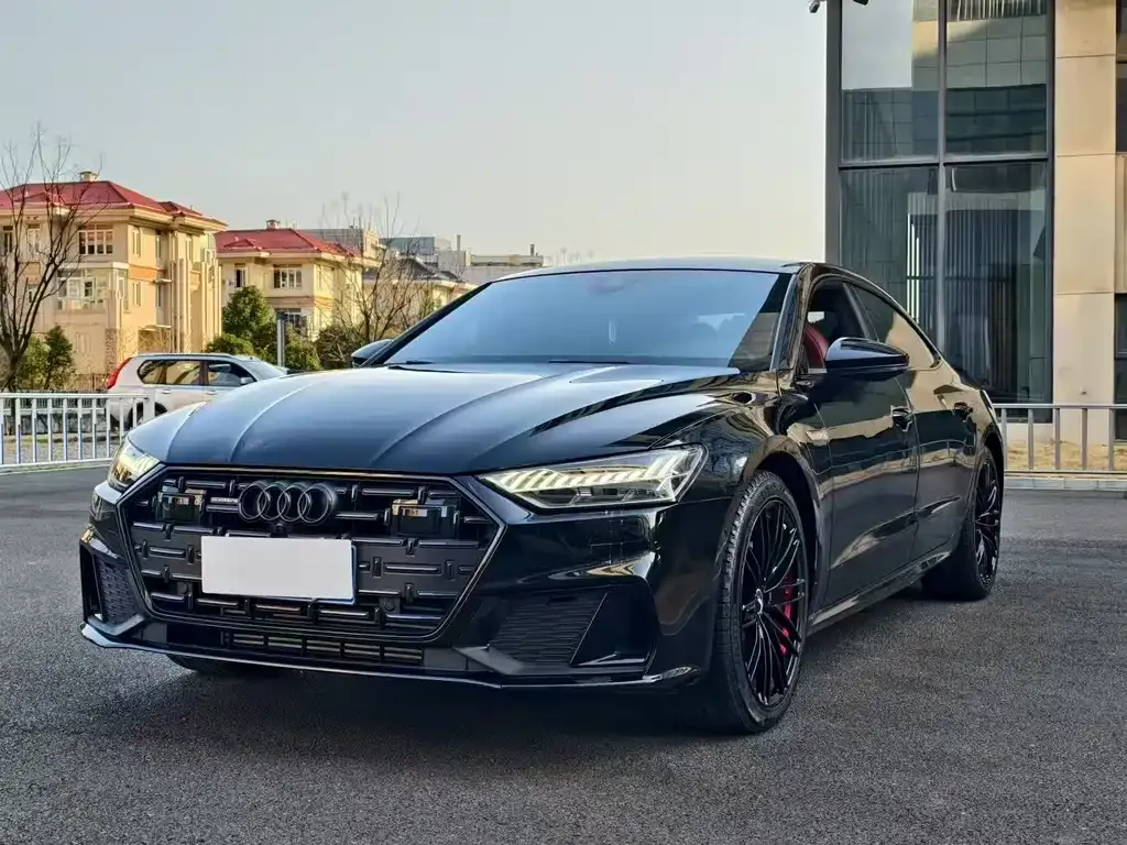 Audi A7L — фото 1
