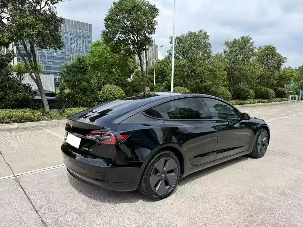 Tesla Model 3 — фото 5