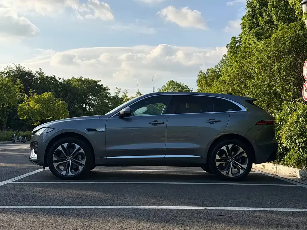 Jaguar F-PACE — фото 9