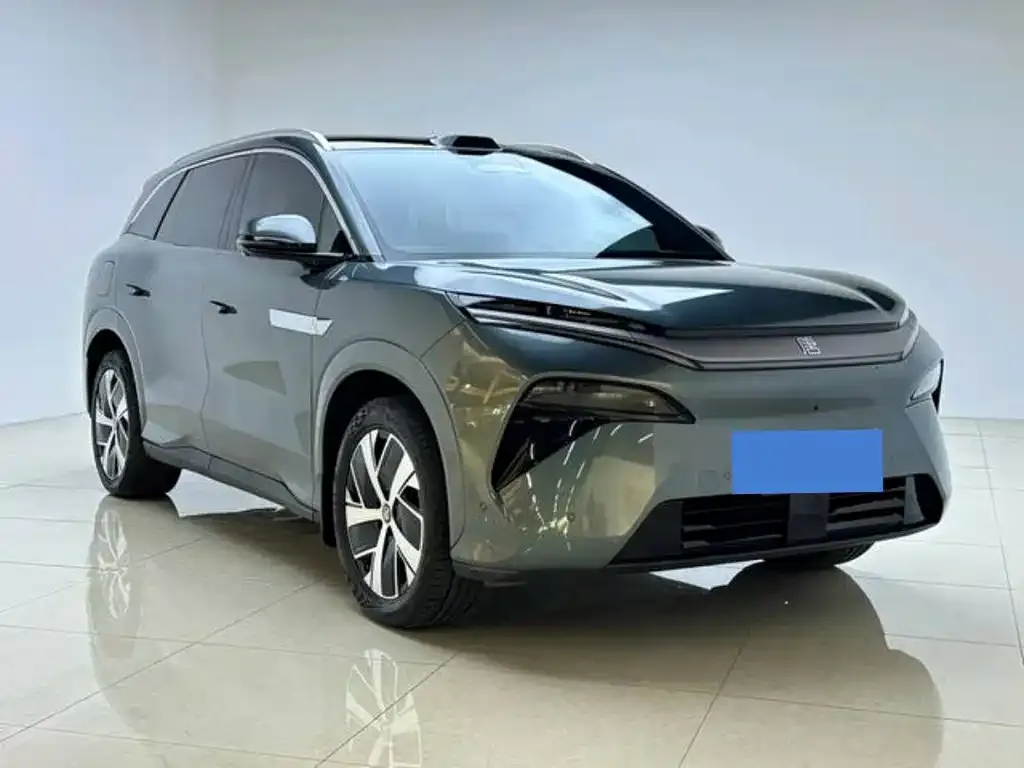 BYD Tang L — фото 1