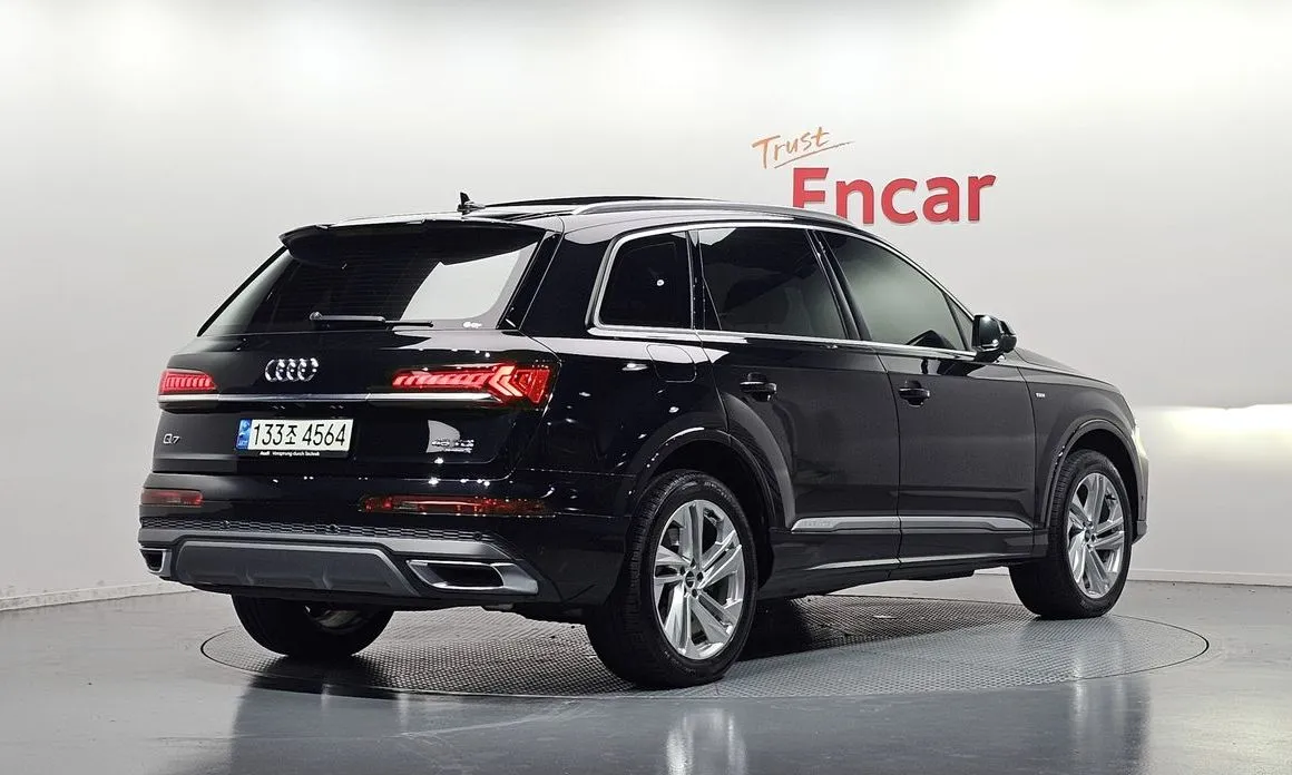 Audi Q7 — фото 3