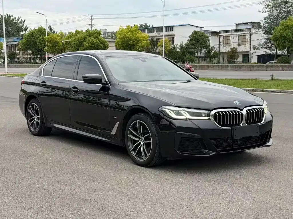 BMW 5 Series — фото 9
