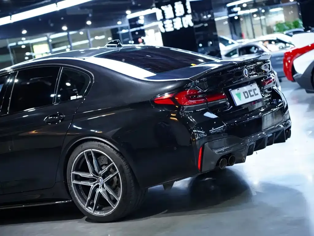 BMW M5 — фото 6