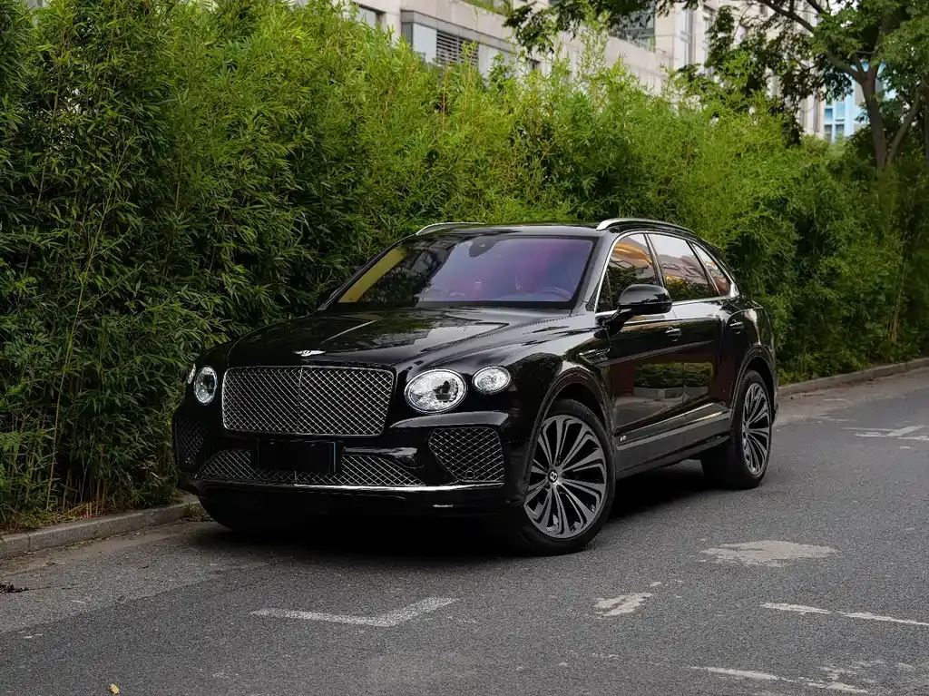 Bentley Bentayga — фото 1