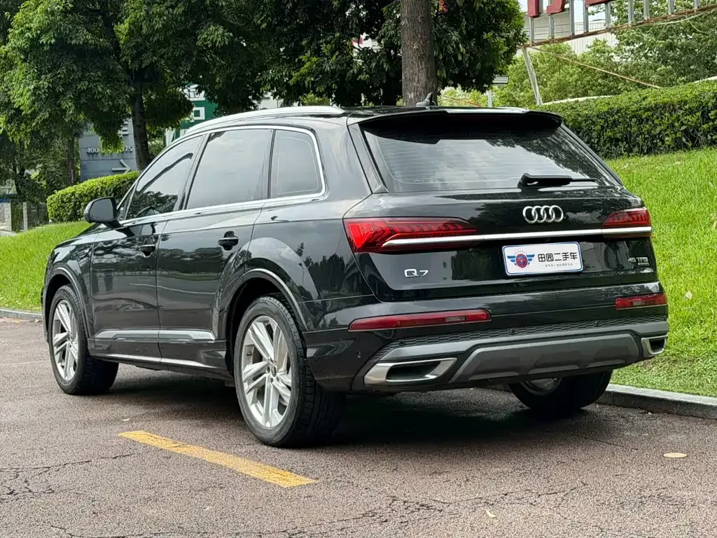 Audi Q7 — фото 6
