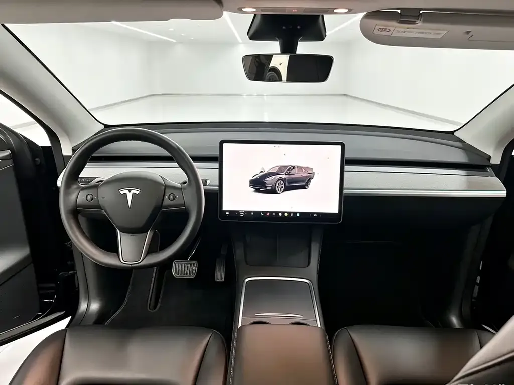 Tesla Model Y — фото 5