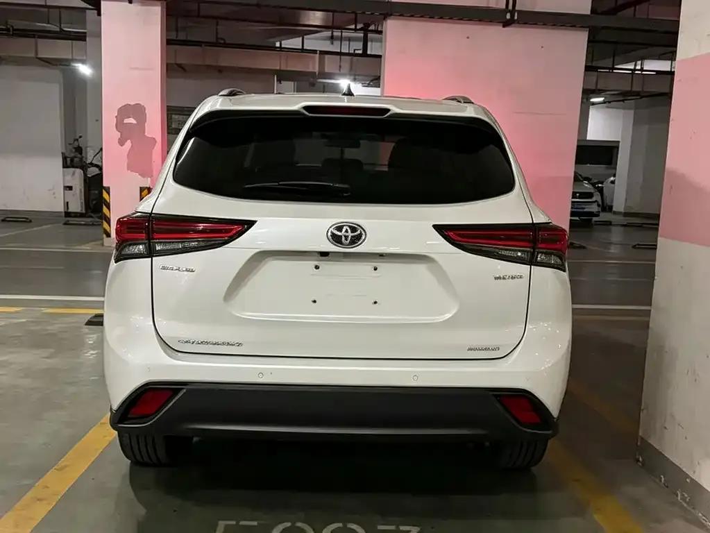 Toyota Highlander — фото 2