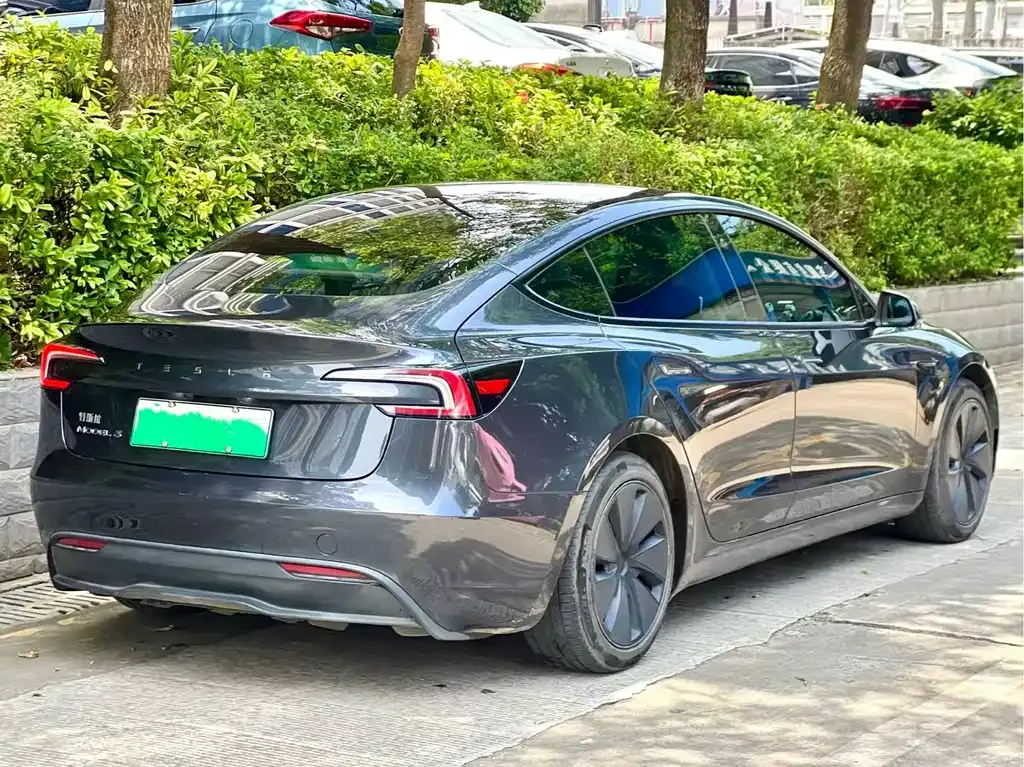 Tesla Model 3 — фото 5