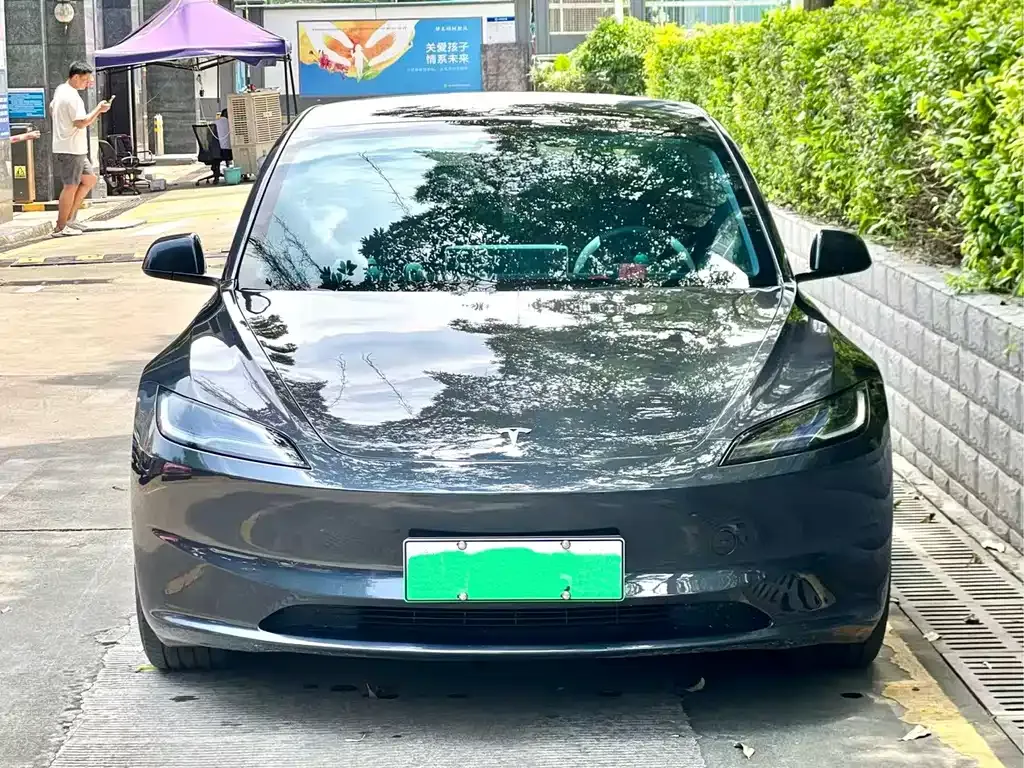 Tesla Model 3 — фото 10