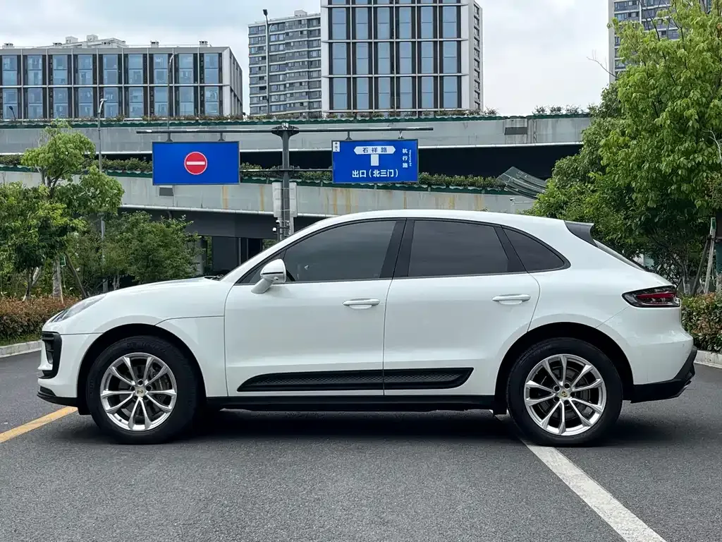 Porsche Macan — фото 10