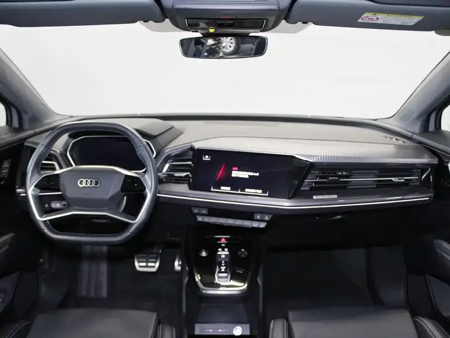 Audi Q4 e-tron — фото 10