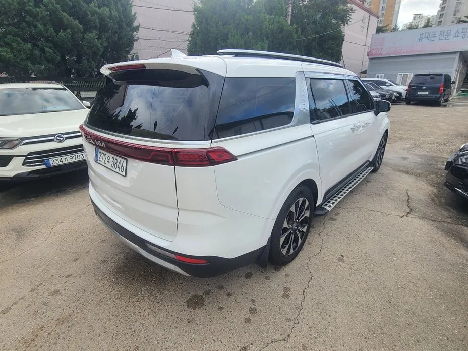 Kia Carnival — фото 10