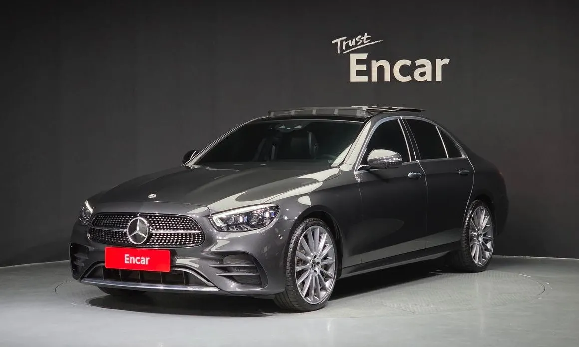 Mercedes-Benz E-Class — фото 1