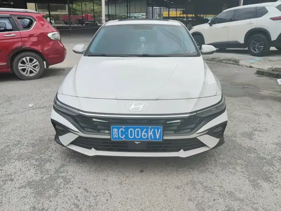 Hyundai Elantra — фото 10