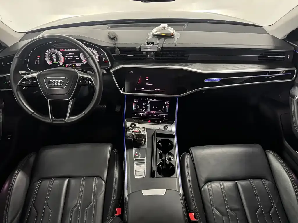 Audi A6L — фото 8