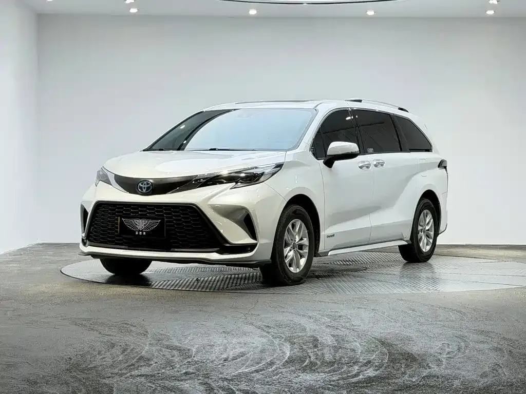 Toyota Granvia — фото 1