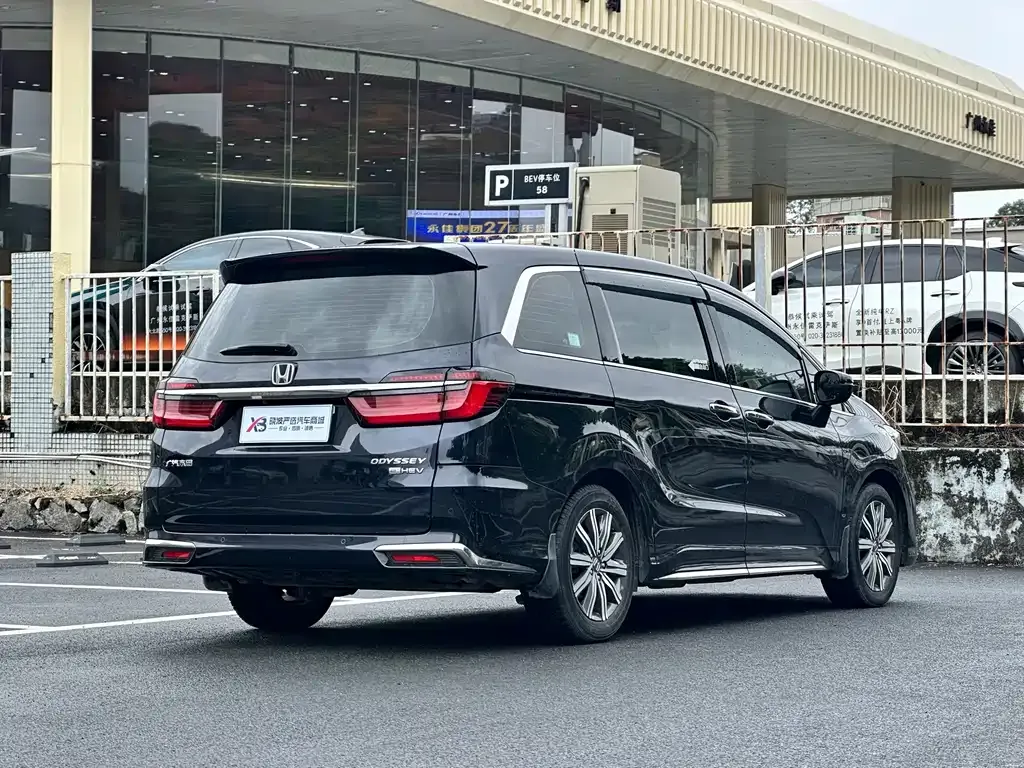Honda Odyssey — фото 6
