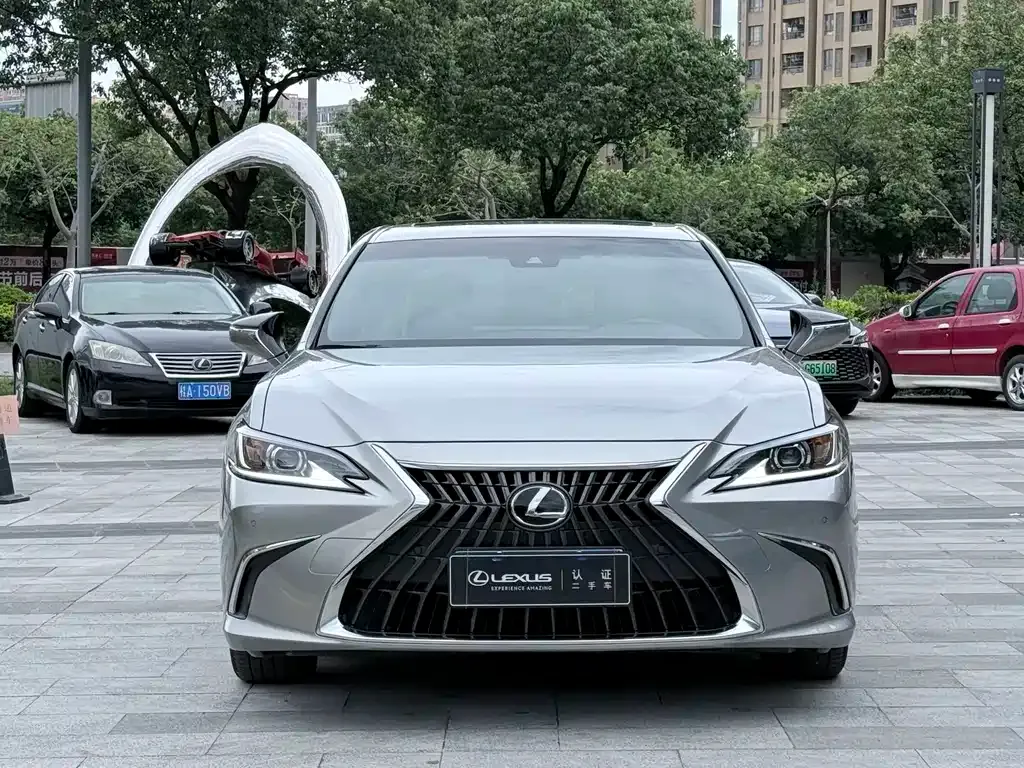 Lexus ES — фото 9