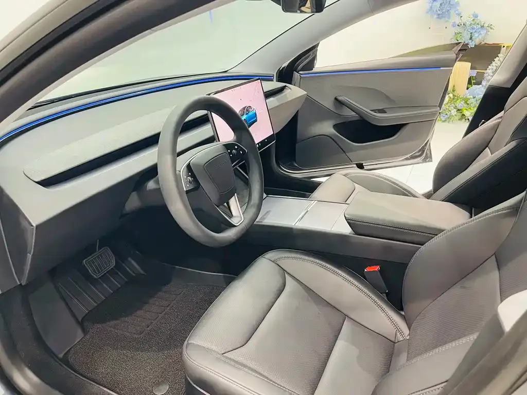 Tesla Model 3 — фото 4