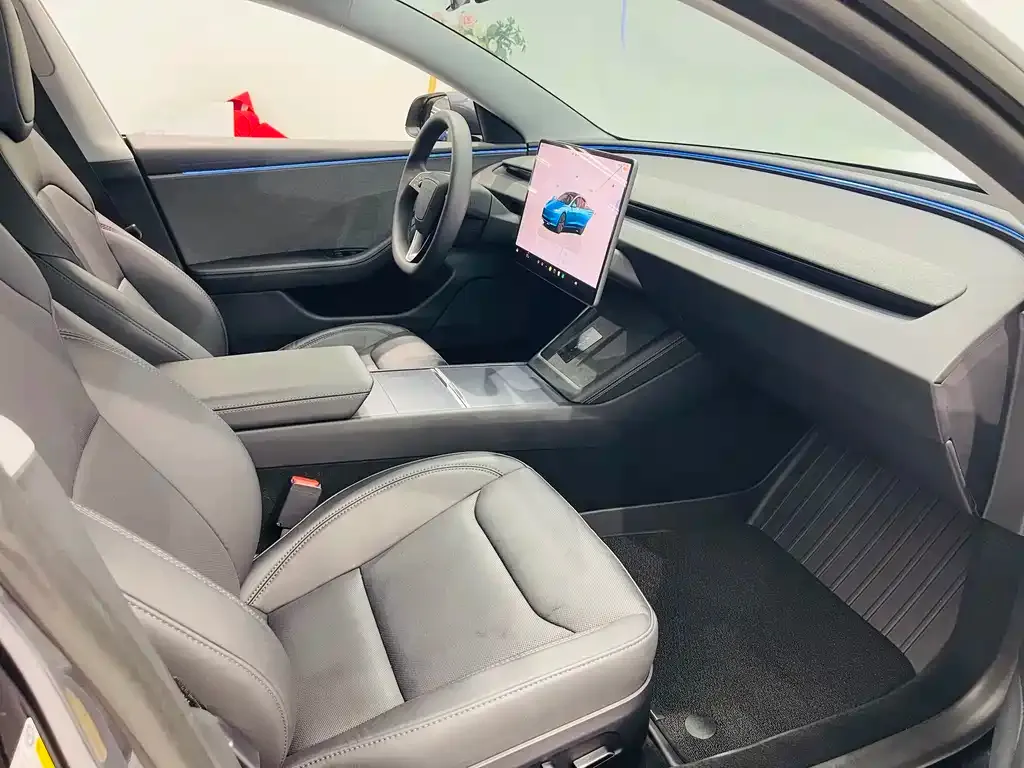 Tesla Model 3 — фото 9