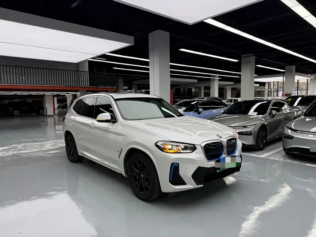 BMW iX3 — фото 2