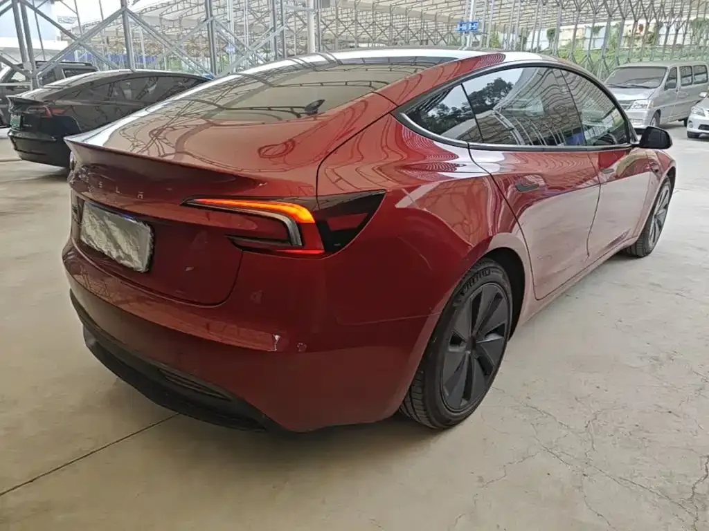 Tesla Model 3 — фото 6
