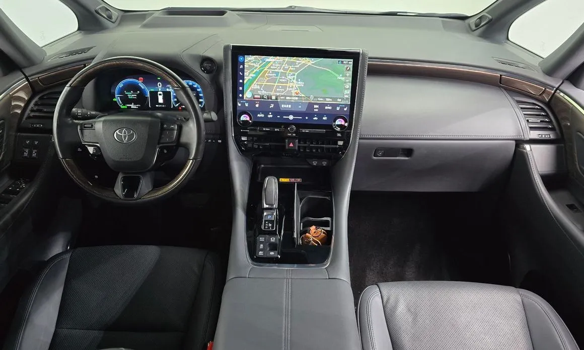 Toyota Alphard — фото 6