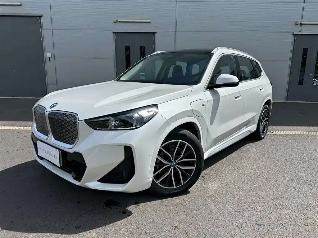 BMW iX1 eDrive25L M Sport 1