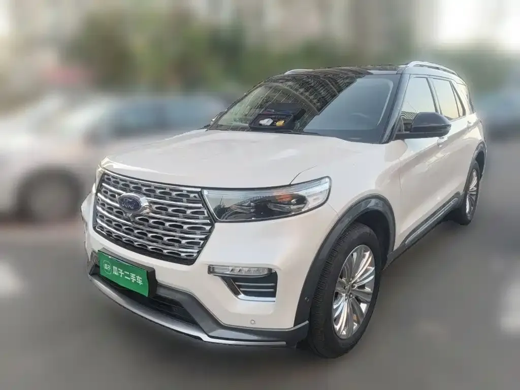 Ford Explorer — фото 1