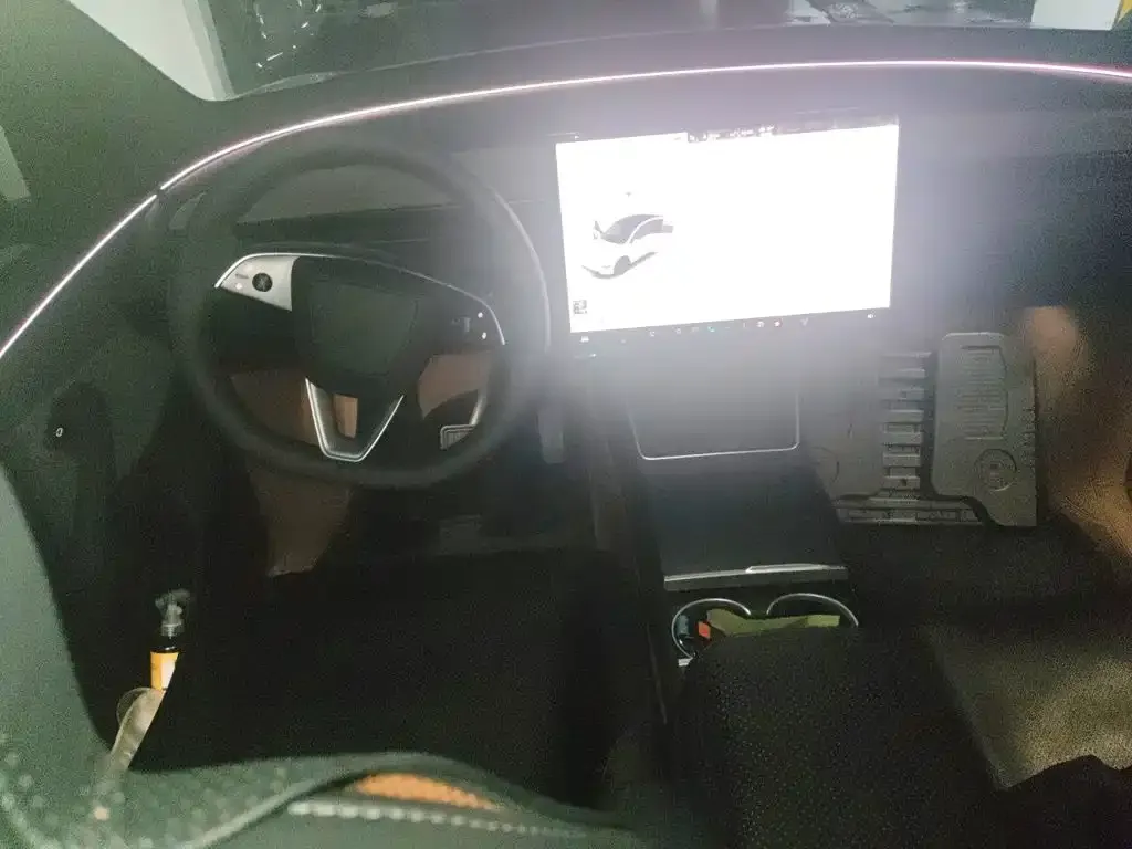 Tesla Model Y — фото 6