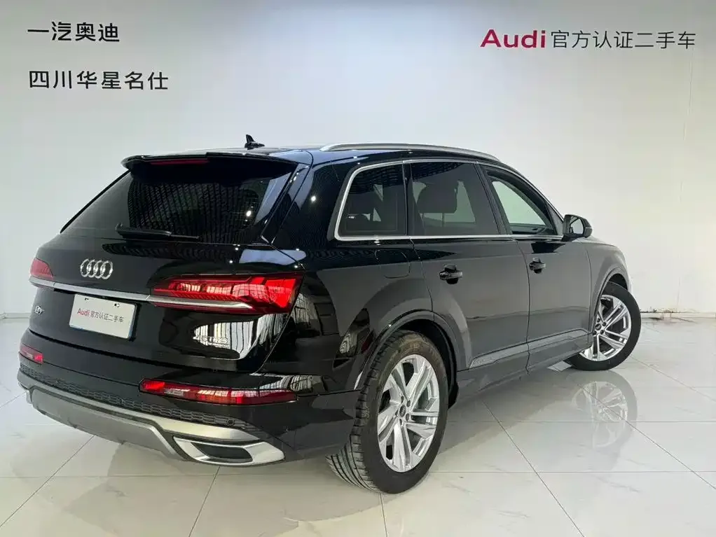 Audi Q7 — фото 7