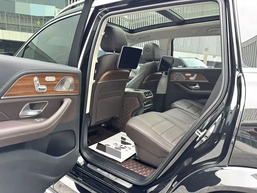 Mercedes-Benz GLS — фото 6